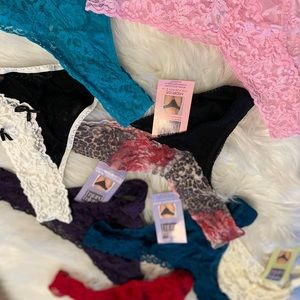 Hanky Panky butter lace thongs! One Size fits most. Most comfy undies ever!